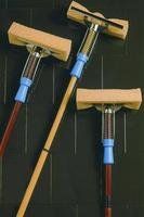 Portaescobilla metálico con perfil de goma caucho de 22 cm. Incorpora esponja recambiable y de fácil desmontaje.IDEAL para la limpieza de cristales y superficies lisas (hogar, automóvil, escaparates, etc.)
Precios sin IVA
ENVÍO GRATIS a península y Baleares en compras superiores a 50 €