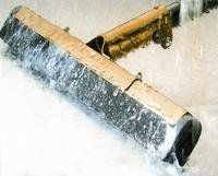 Perfil limpiador en goma esponja, montado sobre armazón de chapa zincada.  Especialmente indicada para superficies lisas.  Duradera, ligera y resistente.  Muy útil en sector de construcción.
Precios sin IVA
ENVÍO GRATIS a península y Baleares en compras superiores a 50 €